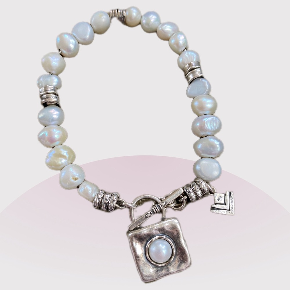 Silpada Pearl Bracelet 7.5 inches Toggle with Charm B1439 (rare find) - Picture 2 of 7